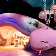 「スリーピーホエール・ショップ」のクジラをモチーフにしたバッグチャーム