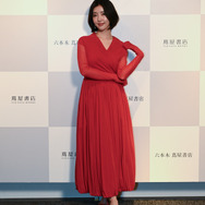 志崎樺音 1st 写真集『unplugged』発売記念イベントスチール