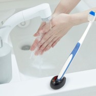 ブラックホールペン立て