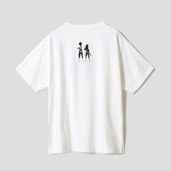 『怪獣8号』×グラニフ　「『隣 いいか？』｜ビッグシルエットTシャツ」背面