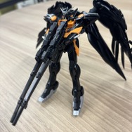 「RG 1/144 ウイングガンダムゼロ EW -APEX LEGENDS(TM) ヴァルキリー Ver.-」