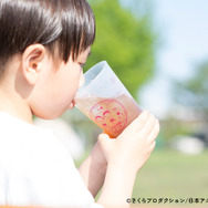 「ちびまる子ちゃん」とチルタイムを楽しもう♪ サウナにもピッタリな“チルマルコ～ラ”＆Tシャツほかグッズの予約受付中！