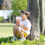「ちびまる子ちゃん」とチルタイムを楽しもう♪ サウナにもピッタリな“チルマルコ～ラ”＆Tシャツほかグッズの予約受付中！