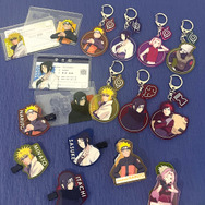 アクリル前髪クリップ、顔隠しケース 2P、ランダムアクリルキーホルダー、アクリルクリップ 2P／各390円（税込429円）