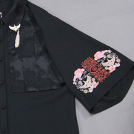 『劇場版モノノ怪 第三章 蛇神』× axes femme　「【劇場版モノノ怪】刺繍ブラウス」