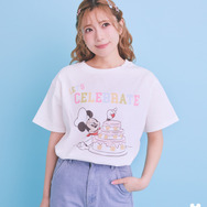 Areeam Disney Collection「Mickey＆Minnie」ミッキー/CELEBRATE Tシャツ　着用イメージ