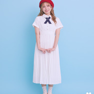 Areeam Disney Collection「Mickey＆Minnie」ミッキー/プリーツシャツワンピース（Off White）着用イメージ