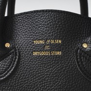 ヤングアンドオルセン「YOUNG ＆ OLSEN The DRYGOODS STORE BELTED TOTE BAG BOOK BLACK」部分アップ