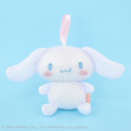 『ポムポムプリン』と『シナモロール』のバスぐるみ
