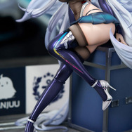 「アズールレーン 信濃 寝待の銀輿Ver. 1/7スケール 完成品フィギュア」