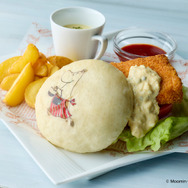 サーモンバーガー（扇子付き）　2,500円