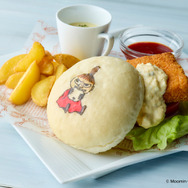 サーモンバーガー（扇子付き）　2,500円