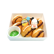 ピューロランド期間限定メニュー「ポチャッコの屋台のたこやき風プチケーキ」