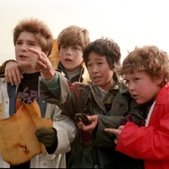 映画「グーニーズ」場面写真（C）1985 Warner Bros., Inc.