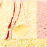 ストロベリーチーズケーキ＋ストロベリー（ホワイトスポンジ）