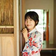 坂倉花 1st写真集『Blooming』先行カット