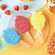アイスキャンディ　ちいかわ(いちご)/ハチワレ(ソーダ)/うさぎ(パイナップル)　各650円(税込)