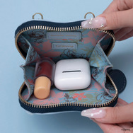 「『スティッチ』コレクション ハート型ポーチ」11,000円