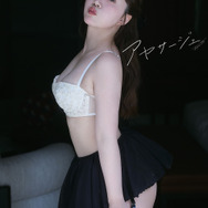 「伊藤彩沙 写真集 アヤサージュ」表紙