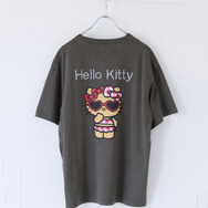 HELLO KITTY×VIS　「日焼けデザイン ハローキティビッグTシャツ Charcoal」背面