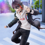 「三枝明那 1/7スケールフィギュア」