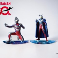 《ウルトラマンシリーズ》60周年記念 カラータイマージュエリースタンド（ウルトラマンゼロモデル、ウルトラマンティガモデル）