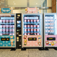「ちいかわ」グッズが自販機で買える…ってコト!? サンリオコラボやちいかわカフェのフィギュアがラインナップ☆【ＫＩＴＴＥ丸の内】