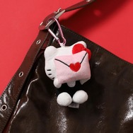 “HELLO KITTY”目隠し ぬいぐるみチャーム　¥3,498 tax in