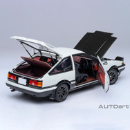 1/18スケール トヨタ スプリンター トレノ (AE86) 「頭文字D」（C）しげの秀一／講談社