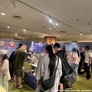 グッズ販売初日の様子