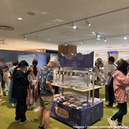 グッズ販売初日の様子