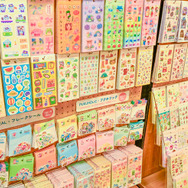 ここでしか買えないオリジナル文具や限定アイテムも充実