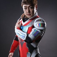 (C) 円谷プロ・フィールズ