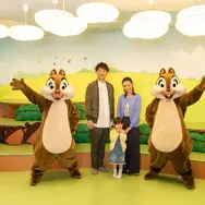 ディズニーアンバサダーホテル　「チップとデールのプレイグラウンド」プラン　グリーティングシーン（イメージ）