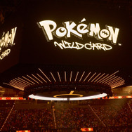 特報放映時の「ポケモンWCS2026」会場のようす