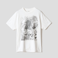『進撃の巨人』×グラニフ　「二千年前の君から｜Tシャツ」