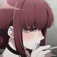夏アニメ『スーパーの裏でヤニ吸うふたり』9本目（第9話）「スーパーの裏で触れるひとり」先行カット