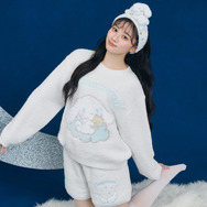 ニットプルオーバー、ニットショートパンツ