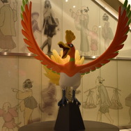 ホウオウの立像