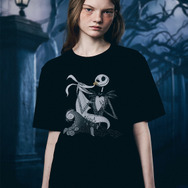 『ナイトメアー・ビフォア・クリスマス』×グラニフ　「ジャック＆ゼロ｜Tシャツ」着用イメージ