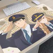 TVアニメ『その着せ替え人形は恋をする』Season 2　「描き下ろし 喜多川 海夢＆五条 新菜 駅員ver. マルチデスクマット」使用イメージ