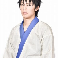 河合曽良役 小笠原健（c）増田こうすけ/集英社 （c）「舞台 増田こうすけ劇場 ギャグマンガ日和 ～奥の細道、地獄のランウェイ編～」製作委員会