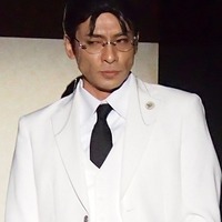 宮ノ杜正役・宮内敦士C）2012-13 IDEA FACTORY・ichicolumn inc・/華ヤカ哉、我ガ一族　キネトグラフ製作委員会（C)華ヤカ哉、我ガ一族　キネトグラフ製作委員会