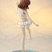 「御坂美琴 －ビーチサイド－ リニューアルパッケージ」は8,800円 （税抜）(C)鎌池和馬／冬川基／アスキー・メディアワークス／PROJECT-RAILGUN