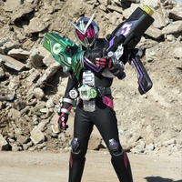 『平成仮面ライダー20作記念 仮面ライダー平成ジェネレーションズ FOREVER』Wアーマー(C)石森プロ・テレビ朝日・ADK・東映