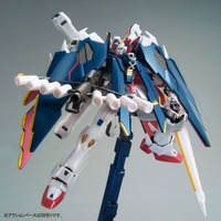 「MG 1/100 ガンダムベース限定 クロスボーンガンダムＸ-１ フルクロス［エクストラフィニッシュ］」8,100円（税込）（C）創通・サンライズ