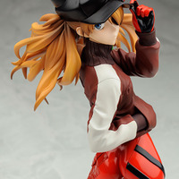 「EVA GLOBAL限定復刻 ヱヴァンゲリヲン新劇場版：Q 式波・アスカ・ラングレー 1/7 ジャージVer. （アルター）」12,800円（税抜）（C）カラー