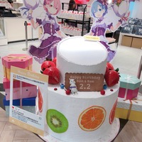 「Re:ゼロから始めるラムとレムの誕生日生活2019 in渋谷マルイ」ラムとレムがお出迎え（C）長月達平・株式会社KADOKAWA刊／Re:ゼロから始める異世界生活製作委員会