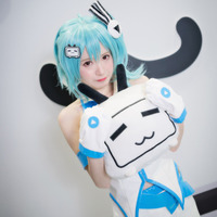 【コスプレ】「ビリビリ動画」双子の中国人気レイヤーがダンスパフォーマンスで魅了！【ニコニコ超会議2019】