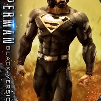 「ミュージアムマスターライン スーパーマン（コミック） スーパーマン　ブラックVer 」110,900円（税別）SUPERMAN and all related characters and elements （C） & TM DC Comics. （s19）